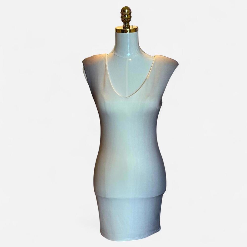 Bebe‎ White/Grey Ombre knee length bodycon dress.